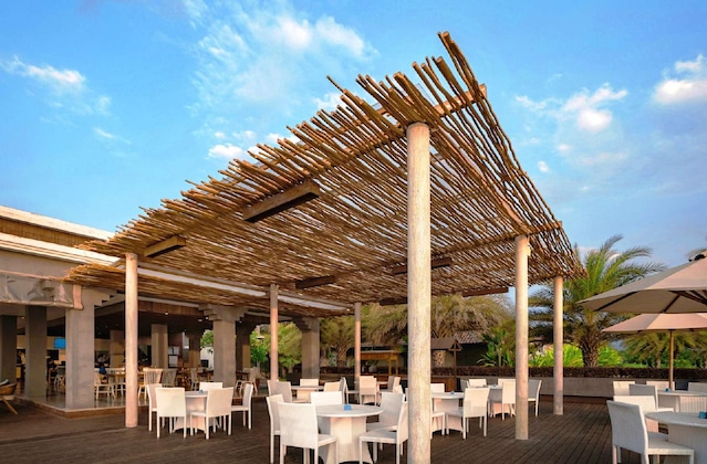 Gallery - Lovina Beach Club & Resort
