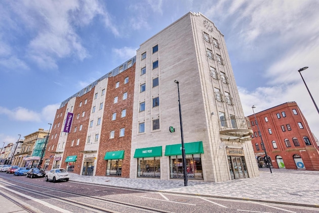Gallery - Premier Inn Blackpool (North Pier)