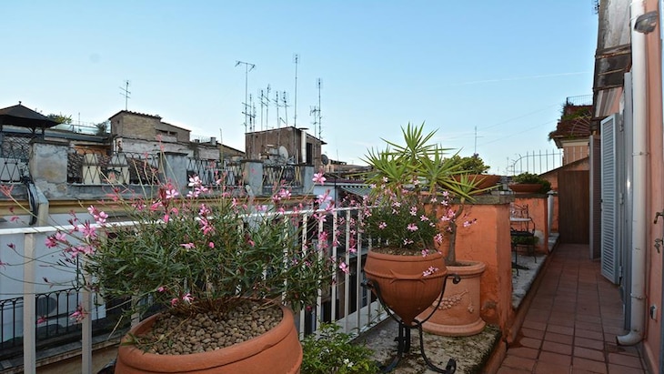 Gallery - Spanish Steps Corner - Belsiana Apartment