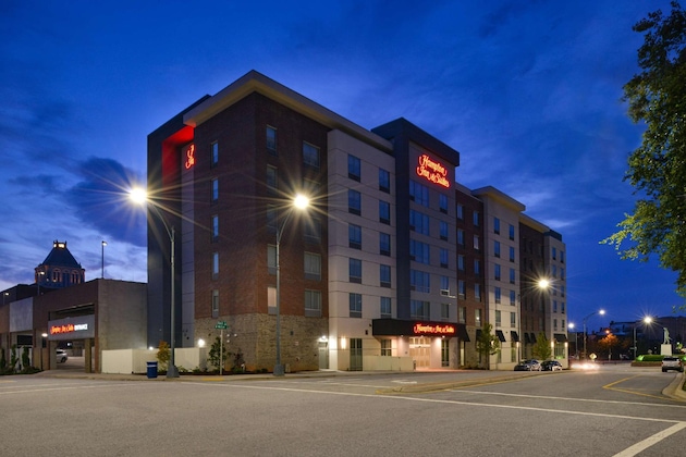 Gallery - Hampton Inn & Suites Greensboro Downtown