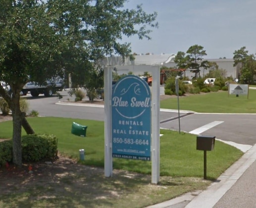 Gallery - Directly On The Beach! First Floor Sundeck! Near Pier Park! Sleeps 6!