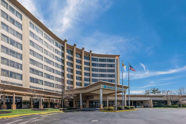 Gallery - Clarion Hotel & Suites