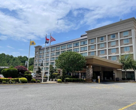 Gallery - Executive Inn - Fort Lee