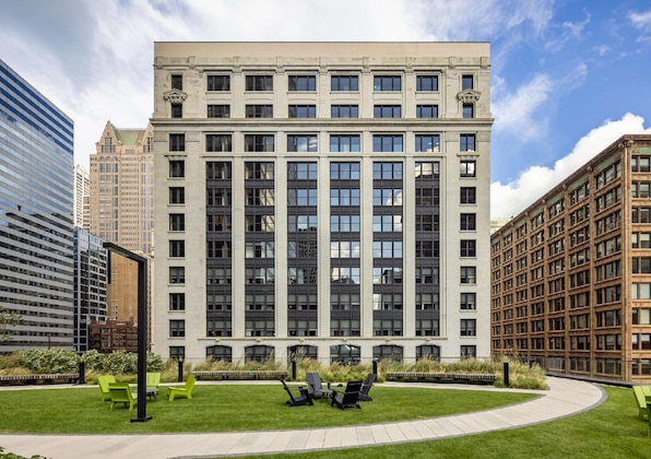 Gallery - Hilton Garden Inn Chicago Central Loop