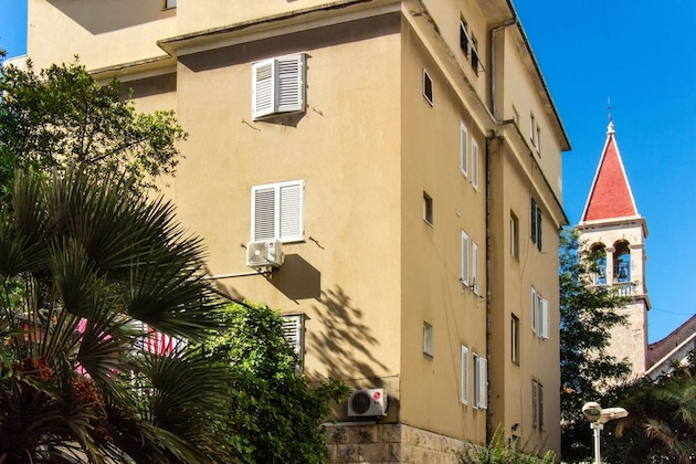 Gallery - Lugo Apartments