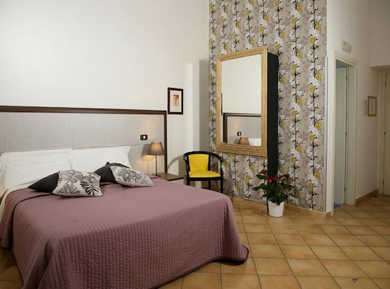 Gallery - Caravaggio Hotel ****