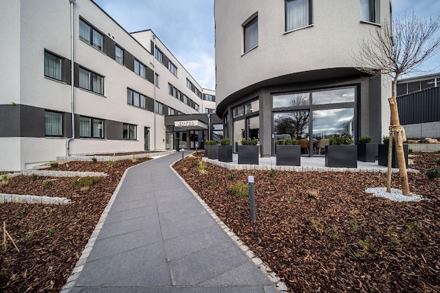 Gallery - Ee Hotel