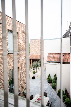 Gallery - Maison De La Paix
