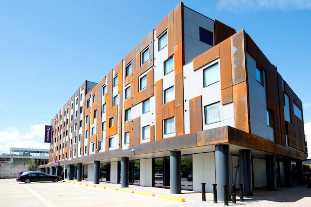 Gallery - Premier Inn Milton Keynes Central (Theatre District)