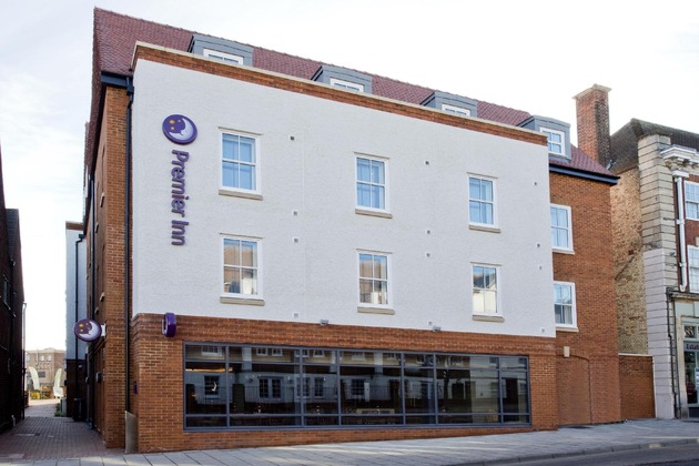 Gallery - Premier Inn Letchworth Garden City