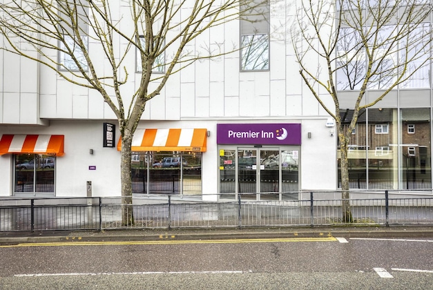 Gallery - Premier Inn London Sutton