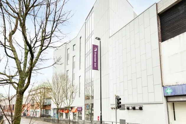 Gallery - Premier Inn London Sutton