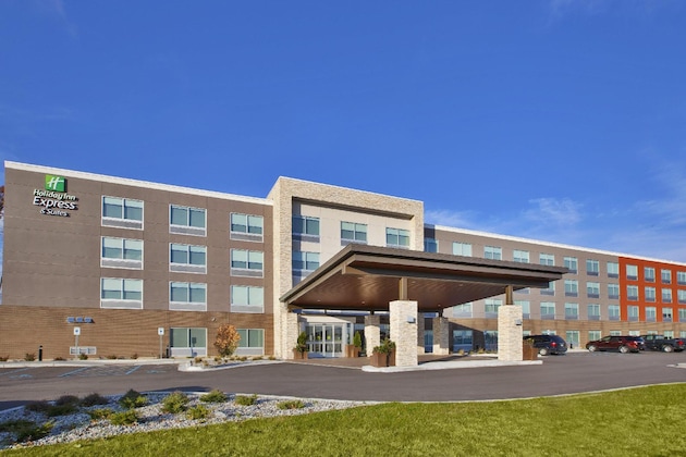Gallery - Holiday Inn Express & Suites Grand Rapids-Airport