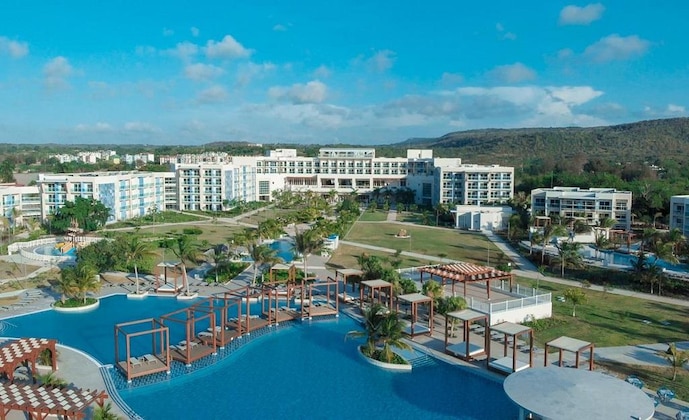 Gallery - Gran Muthu Almirante Beach