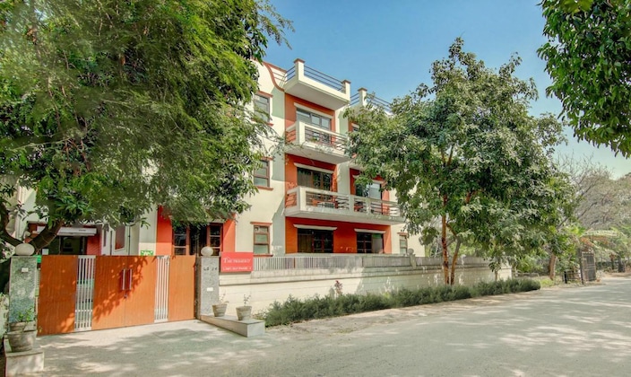 Gallery - Treebo Iffco Chowk