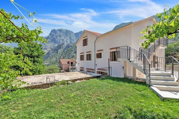 Gallery - Apartments Mezini 11