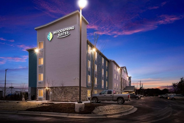 Gallery - Woodspring Suites Detroit Madison Heights