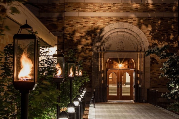 Gallery - The Lodge At St Edward Park