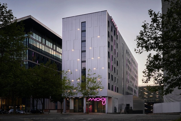 Gallery - Moxy Milton Keynes