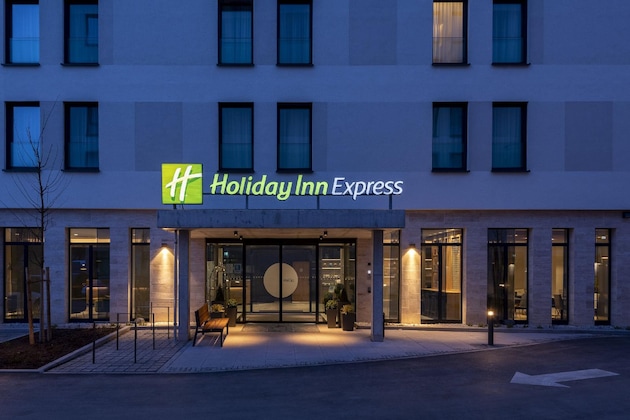 Gallery - Holiday Inn Express Munich North By Ihg