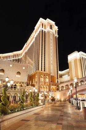 Gallery - The Palazzo Prestige Club Lounge