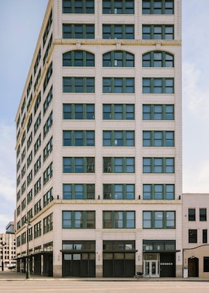 Gallery - Sonder Gabriel Richard Apartments Downtown