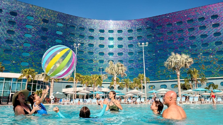 Gallery - Universal's Terra Luna Resort