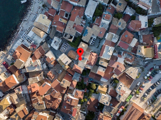 Gallery - The Well Parga