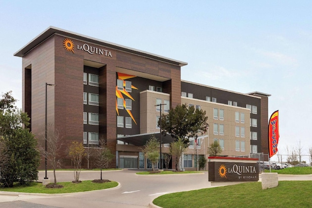 Gallery - La Quinta Inn & Suites By Wyndham Austin South