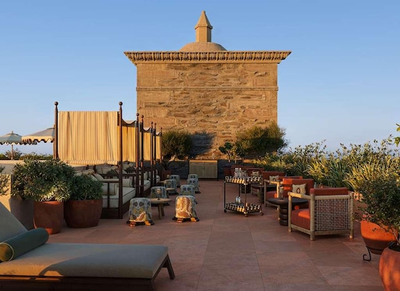 Gallery - Palacio De Godoy Caceres, Curio Collection By Hilton