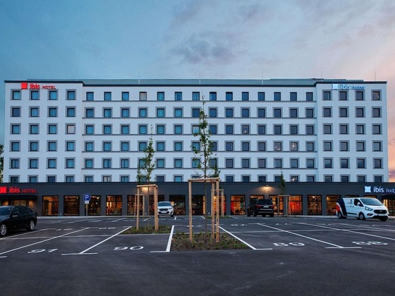 Gallery - Ibis Hotel Berlin Airport (Neueroffnung)