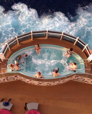 Kuva  Carnival Breeze 40