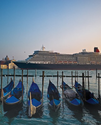 Kuva  Queen Elizabeth 45