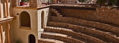 Occidental Pueblo Acantilado