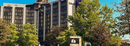 Radisson Blu Vancouver Airport Hotel & Marina