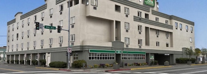 Guesthouse Inn & Suites Anchorage