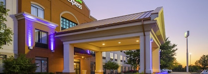 Holiday Inn Express Bloomington West By Ihg
