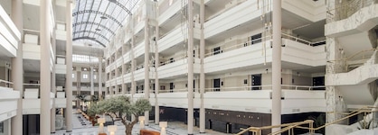 Hotel Ilunion Alcora Sevilla
