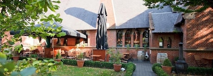 Schoolhouse Hotel