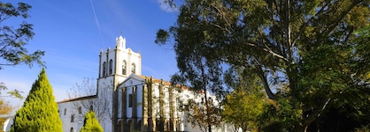 Pousada Convento De Arraiolos - Historic Hotel