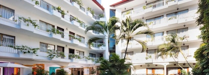 Los Arcos Suites