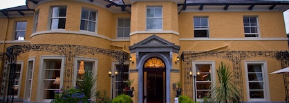 Cork’S Vienna Woods Hotel And Villas