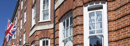 No. Ten Manchester Street Hotel