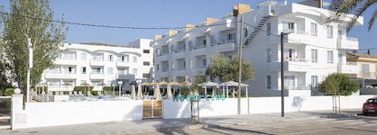 Cabot Hobby Club Apartments