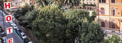Raeli Hotel Lux