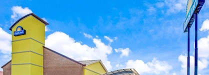 Arya Inn & Suites Farmers Branch