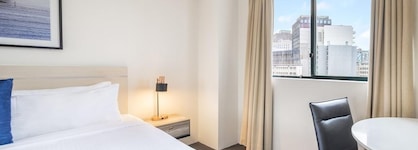 Oaks Sydney Castlereagh Suites