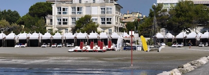 Hotel Petit Palais