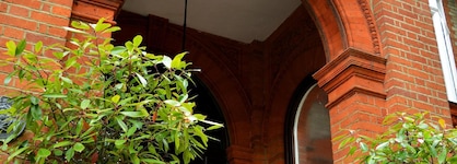 Palmers Lodge Swiss Cottage