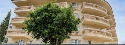 Sol Y Mar Apartments